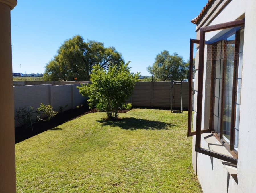 2 Bedroom Property for Sale in Langenhovenpark Free State